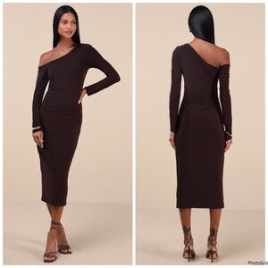 NWOT Lulu’s Vanell Brown Asymmetrical Ruched Midi Dress $59 Medium